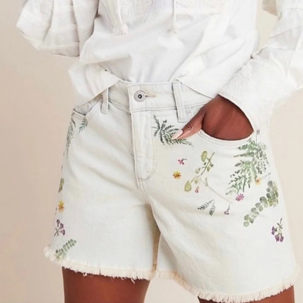ANTHROPOLOGIE PILCRO Slim Boyfriend Frayed Hem Denim Shorts WAIST SIZE: 25